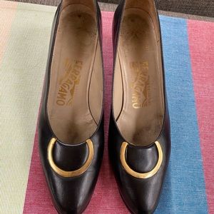 Ferragamo Black Leather Pumps